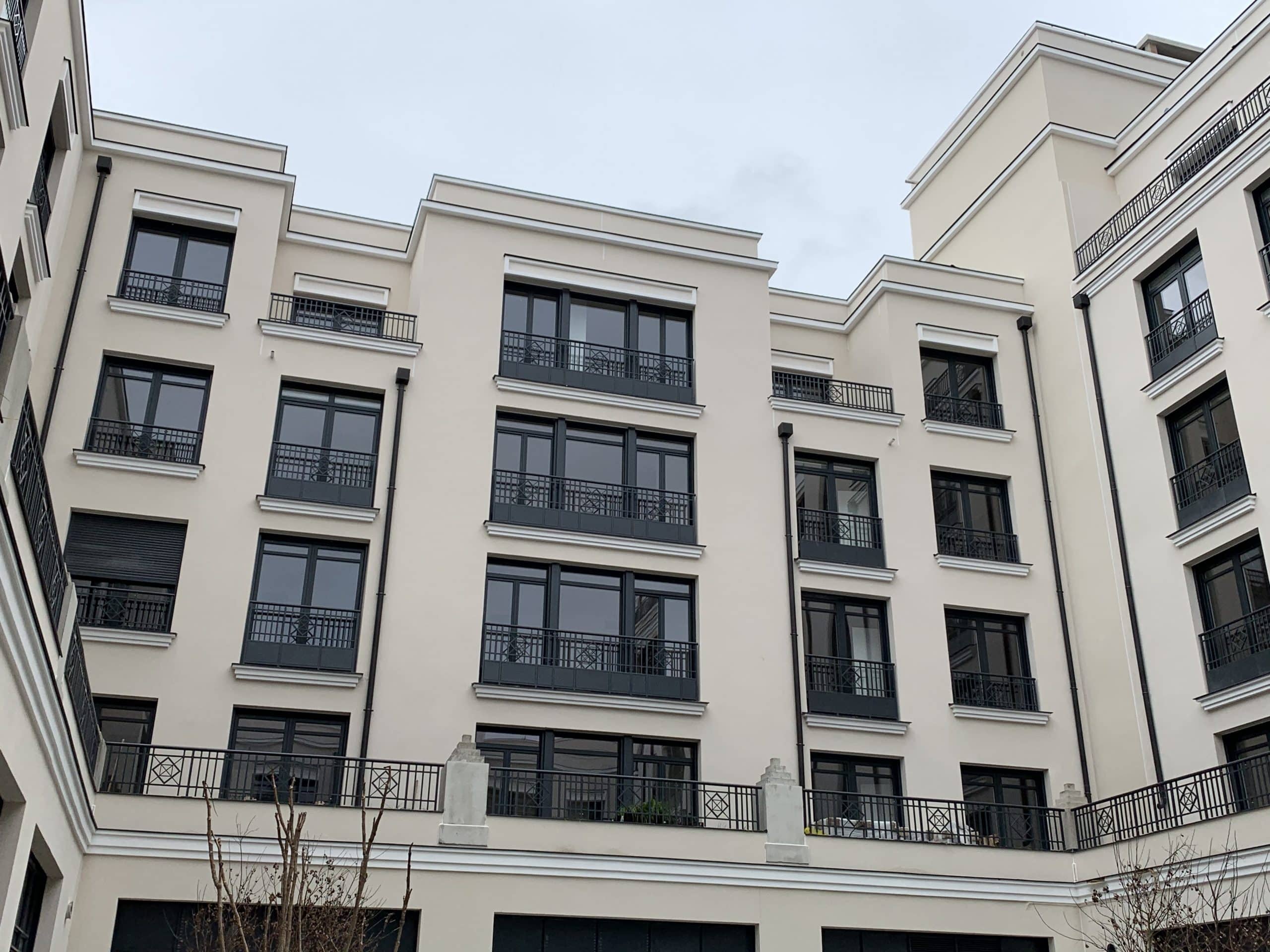 réalisations serrurerie et métallerie A.B.E.L – garde-corps acier sur immeuble résidentiel