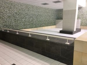 Habillage métallique intérieur réalisé par ABEL dans la piscine de Rosny