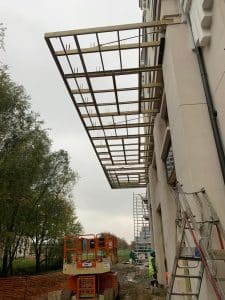 Pergola ou couverture métallique extérieure installée par ABEL à Chessy